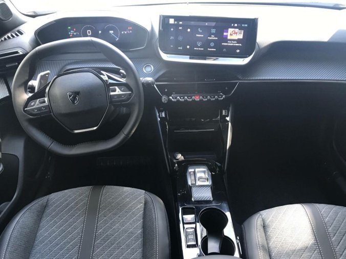 Peugeot 2008, Peugeot 2008 ALLURE Hybrid  136 e-DCS6, barva bílá