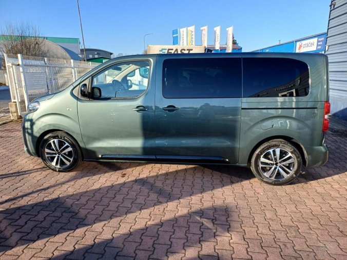 Peugeot Traveller, Peugeot Traveller Active L2 2.2 BlueHDi 150 MAN, barva zelená