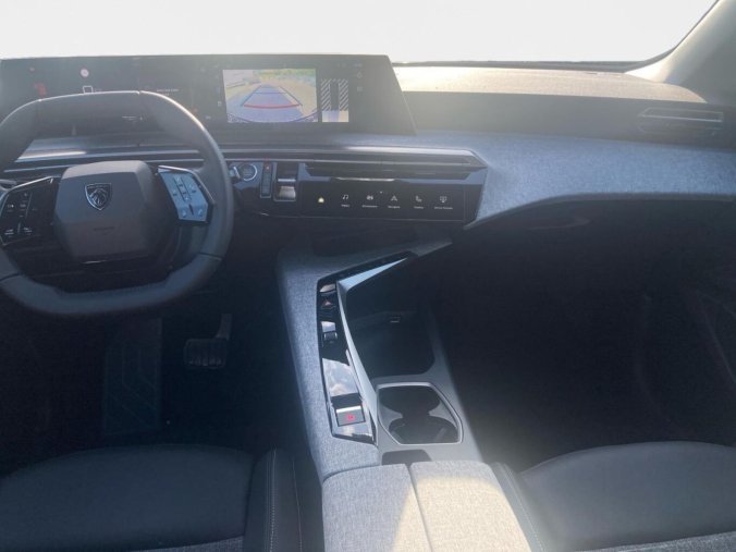 Peugeot 5008, Peugeot 5008 ALLURE Hybrid 145 e-DCS6, barva šedá