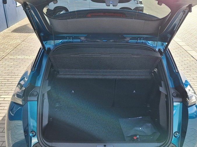 Peugeot 2008, Peugeot 2008 ALLURE PureTech 100  MAN6, barva modrá