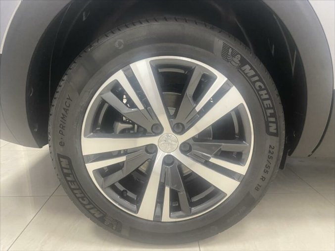 Peugeot 5008, Peugeot 5008 1,5   ALLURE PACK 130k EAT8, barva šedá