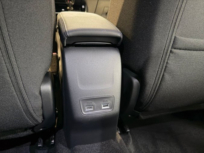 Peugeot 2008, Peugeot 2008 ALLURE PureTech 100k MAN6, barva šedá