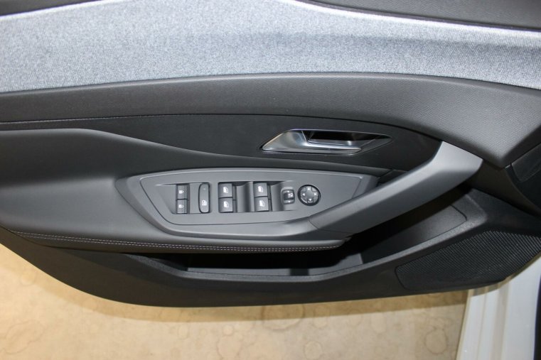 Peugeot 308, Peugeot 308 SW ALLURE Hybrid 136 e-DCS, barva bílá