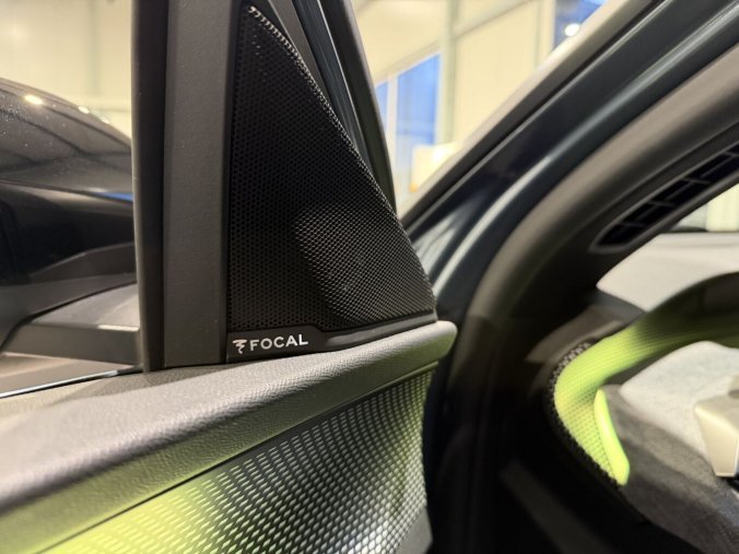 Peugeot 3008, Peugeot 3008 GT Hybrid 145 e-DCS6, barva modrá