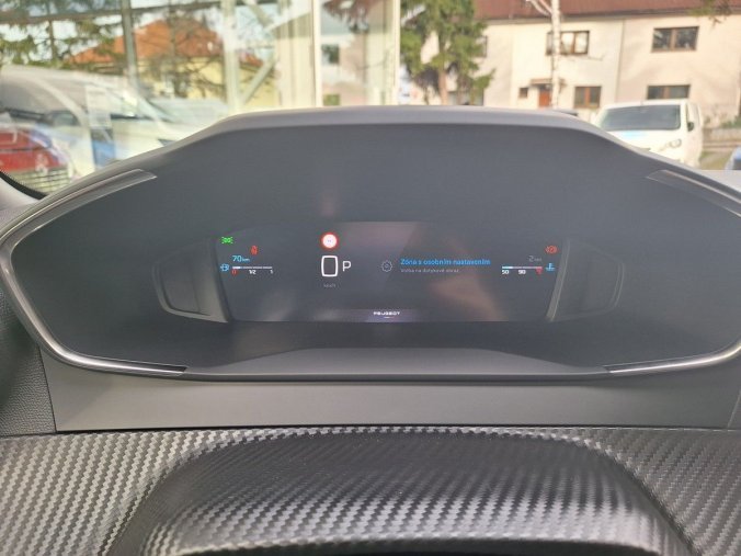 Peugeot 2008, Peugeot 2008 ALLURE Hybrid 145 e-DCS6, barva červená