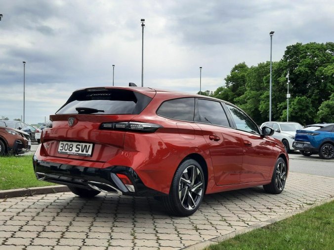 Peugeot 308, Peugeot 308 SW ALLURE 1,5 BHDi 130k EAT8, barva červená
