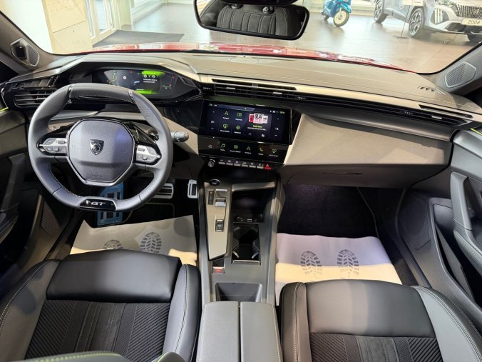 Peugeot 308, Peugeot 308 SW GT Hybrid 145 e-DCS6, barva červená