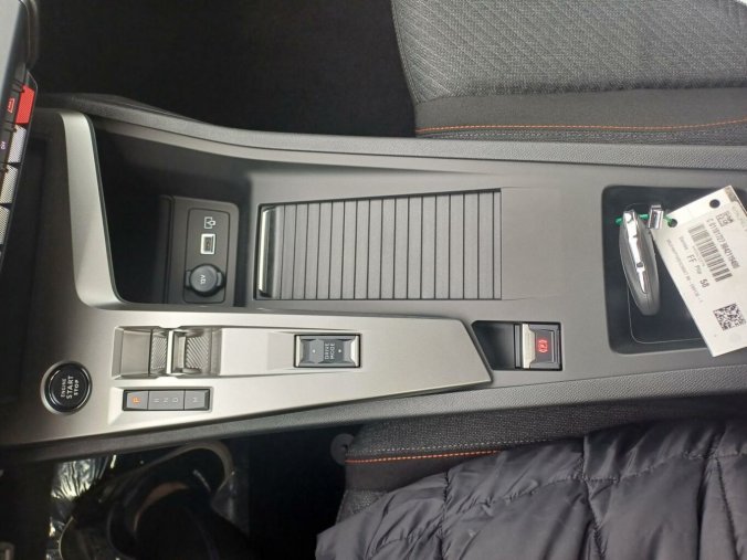 Peugeot 308, Peugeot 308 SW STYLE Hybrid 145 e-DCS6, barva modrá