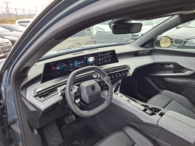 Peugeot 3008, Peugeot 3008 ALLURE Hybrid 145 e-DCS6, barva modrá