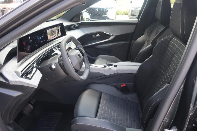 Peugeot 3008, Peugeot 3008 ALLURE Hybrid 145 e-DCS6, barva šedá