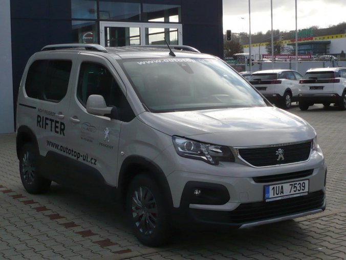 Peugeot Rifter, L1 ALLURE 1,5BlueHDi 130k MAN6 + NAVIGACE, barva šedá