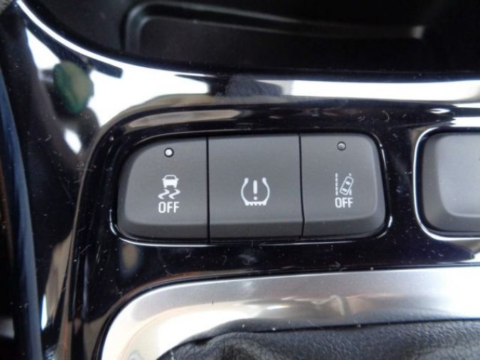 Opel Crossland X, 5-door Enjoy F 1.2XE (60kW/ 83, barva červená
