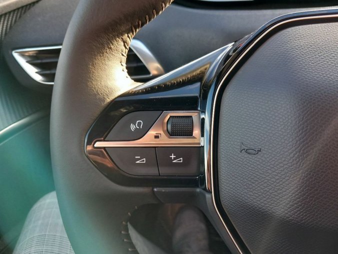 Peugeot 5008, Peugeot 5008 Active Pack PureTech 130 S&amp, barva bílá