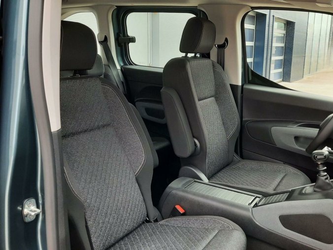 Peugeot Rifter, Peugeot Rifter ALLURE BlueHDi 100 S&S MAN6, barva modrá