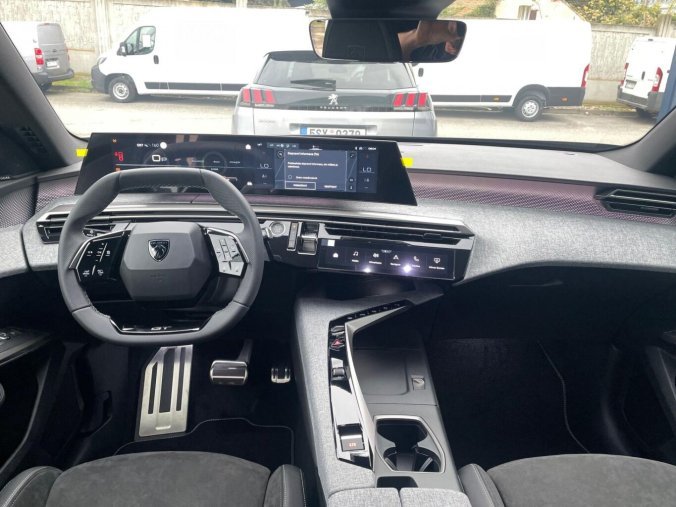 Peugeot 3008, Peugeot 3008 GT Hybrid 145 e-DCS6, barva černá