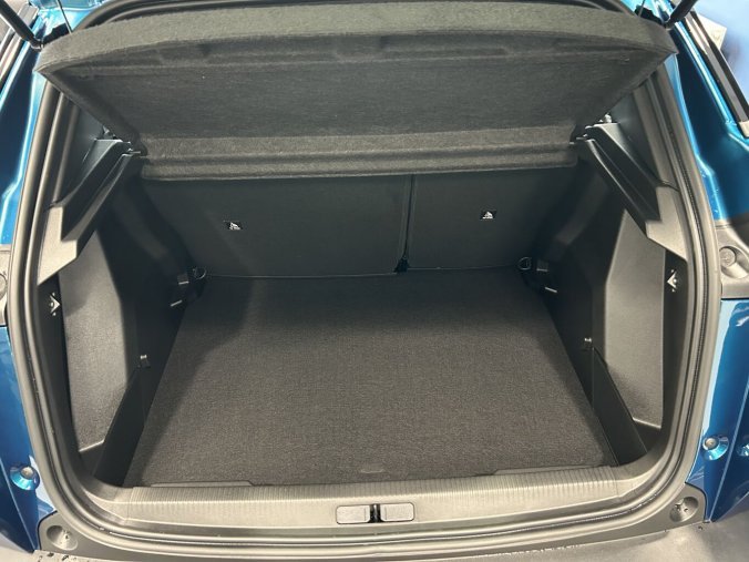 Peugeot 2008, Peugeot 2008 ALLURE Turbo 100 MAN6, celoroční PNEU, kamery, barva modrá