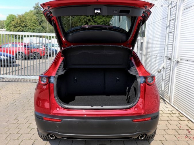 Mazda CX-30, 2,0 Skyactiv-X 180k/132kW MAN, barva červená