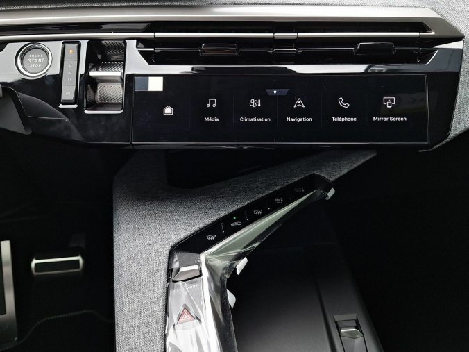 Peugeot 3008, Peugeot 3008 GT Hybrid 145 e-DCS6, barva modrá