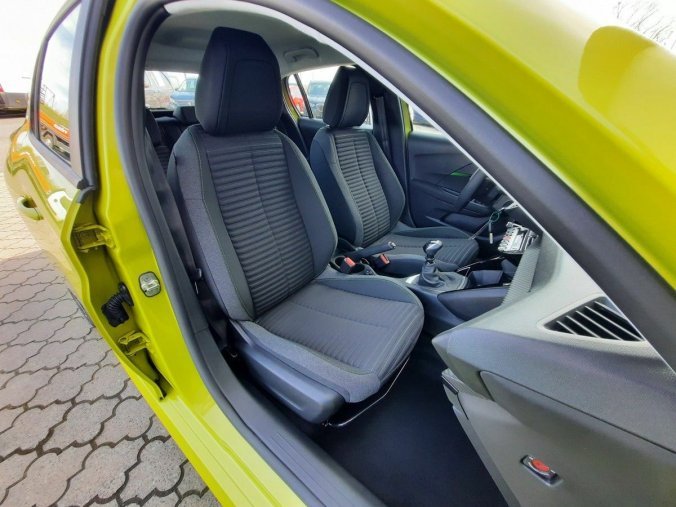 Peugeot 208, Peugeot 208 STYLE 1,2PT 100k M6, barva žlutá