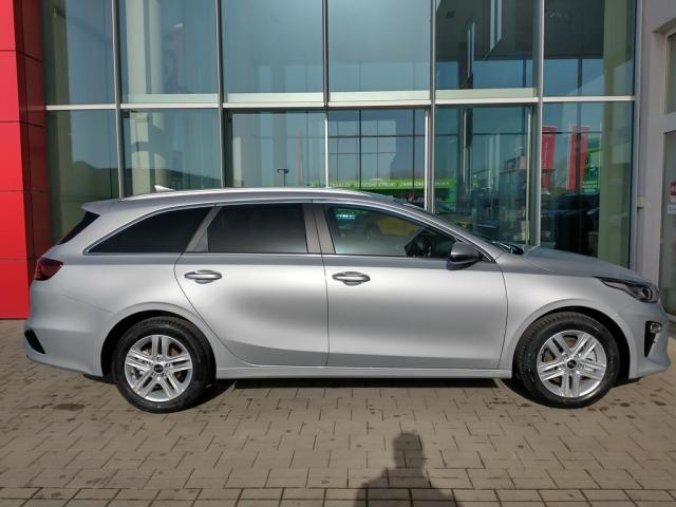 Kia Ceed, SW 1,5 TGDi TOP, barva stříbrná