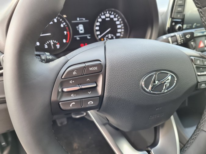 Hyundai i30, 1,0 T-GDI 88 kW MT, barva bronzová