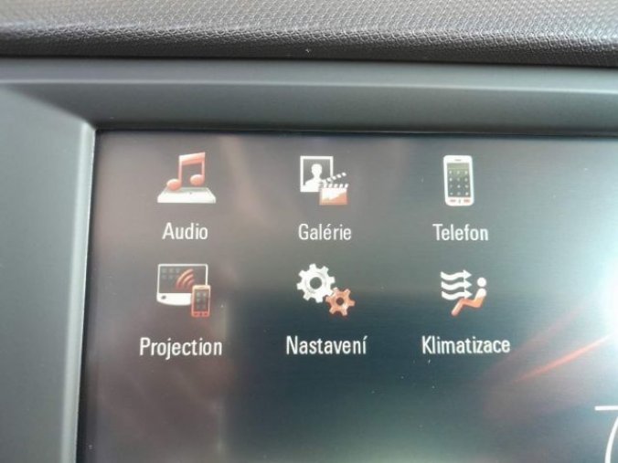 Opel Crossland X, Elegance 1.2 TURBO (96kW/130k), barva červená
