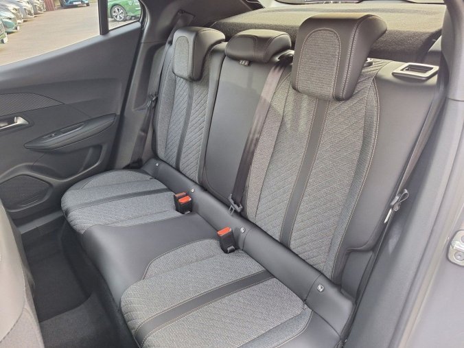 Peugeot 2008, Peugeot 2008 ALLURE 1.2 PT 130k EAT8, barva šedá