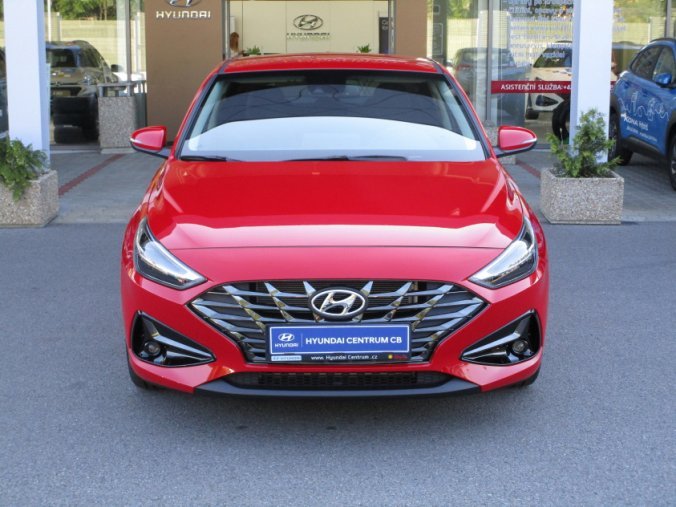 Hyundai i30, 1,0 T-GDI 88 kW MT, barva červená