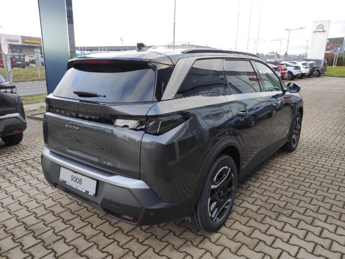 Peugeot 5008, Peugeot 5008 GT Plug-in HYBRID 195k  e-DCS7, barva šedá