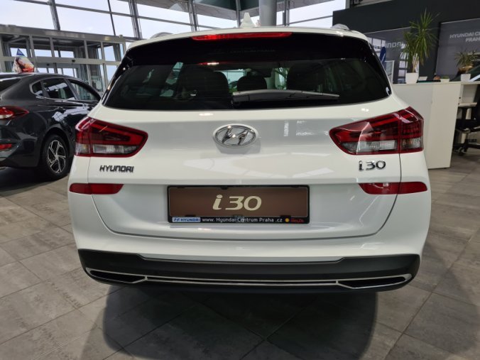 Hyundai i30, 1,5 T-GDI 117 kW DCT MHEV, barva bílá