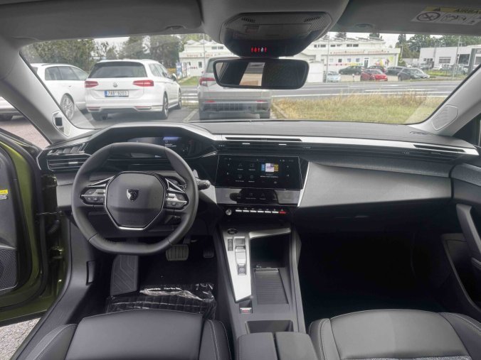 Peugeot 408, Peugeot 408 ALLURE Hybrid 145 e-DCS6, barva zelená