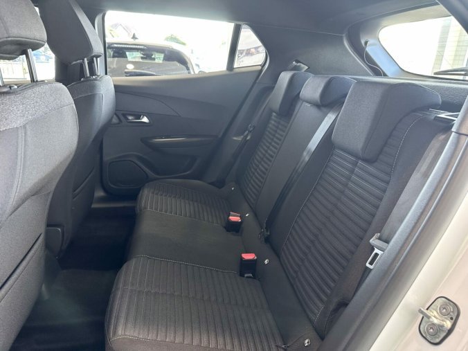 Peugeot 2008, Peugeot 2008 STYLE 100 koní, 7let záruka, barva bílá