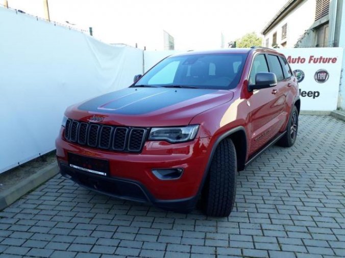 Jeep Grand Cherokee, 3,0 CRD Trailhawk 250k 4x4 AT, barva červená