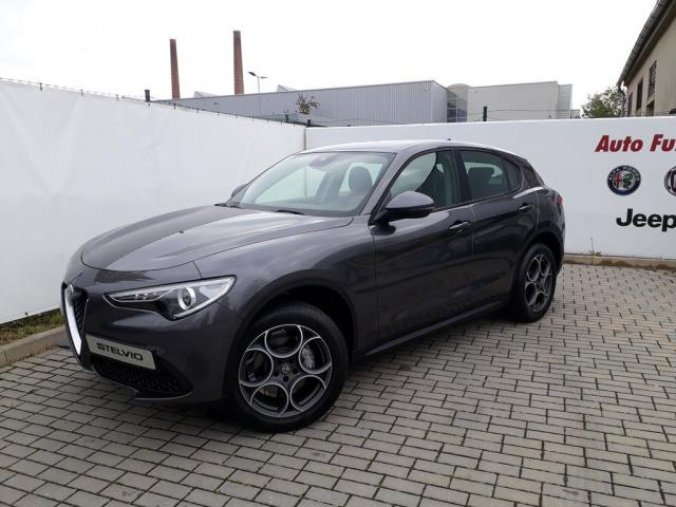 Alfa Romeo Stelvio, 2.0 200PS Super benzín 4x4 AT, barva šedá