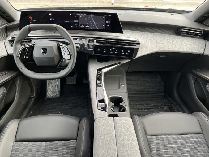 Peugeot 3008, Peugeot 3008 ALLURE Hybrid 145 e-DCS6, barva černá