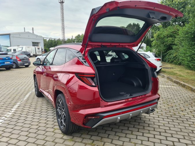 Hyundai Tucson, 1,6 T-GDI 4x2 110 kW 6st. manuální, barva červená