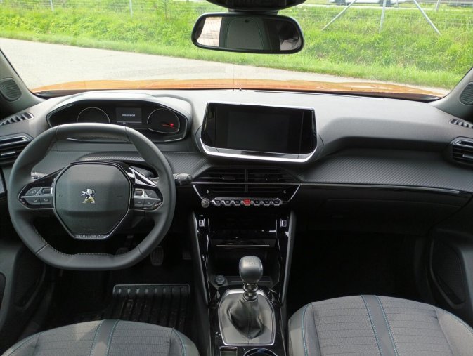 Peugeot 2008, Peugeot 2008 ALLURE PureTech 130k MAN6, barva oranžová