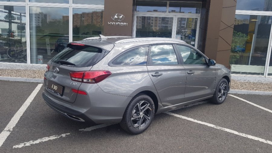 Hyundai i30, 1,5i 81 kW MT, barva bronzová