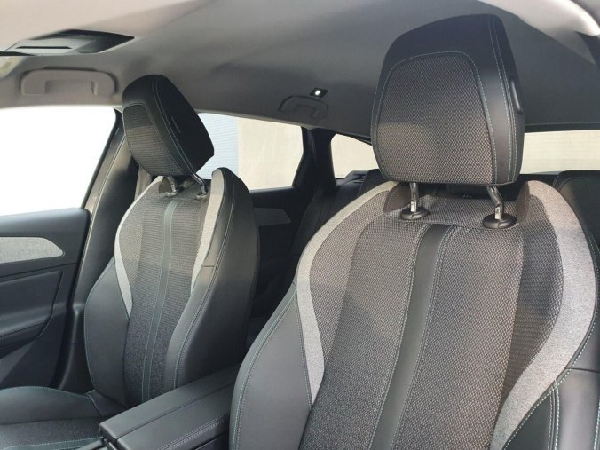Peugeot 308, Peugeot 308 SW ALLURE Hybrid 145 e-DCS6, barva bílá
