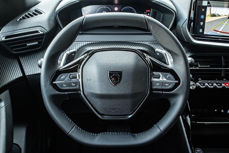 Peugeot 2008, Peugeot 2008 1,2 ALLURE Hybrid 145 e-DCS6, barva oranžová