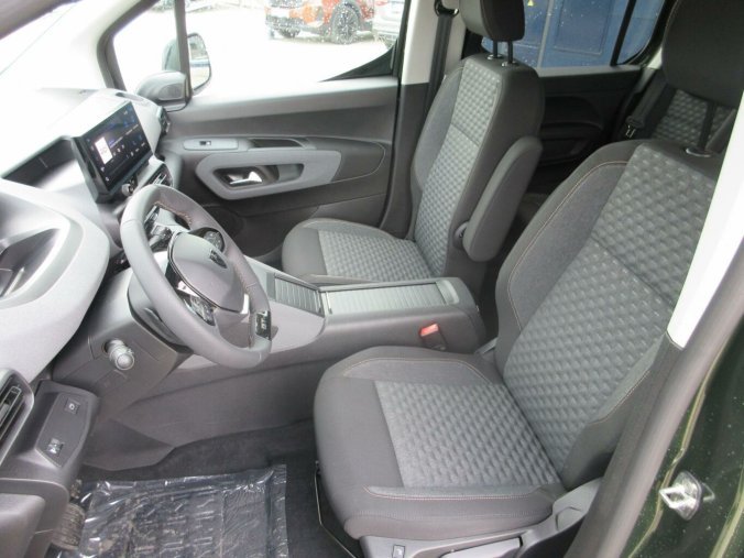 Peugeot Rifter, Peugeot Rifter LONG GT BlueHDi 130 S&S EAT8, barva zelená