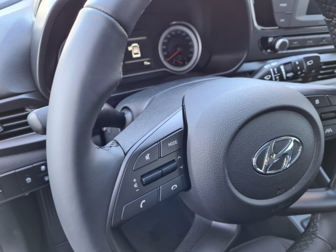 Hyundai i20, 1,2 DPI 5 st. manuální, barva bronzová
