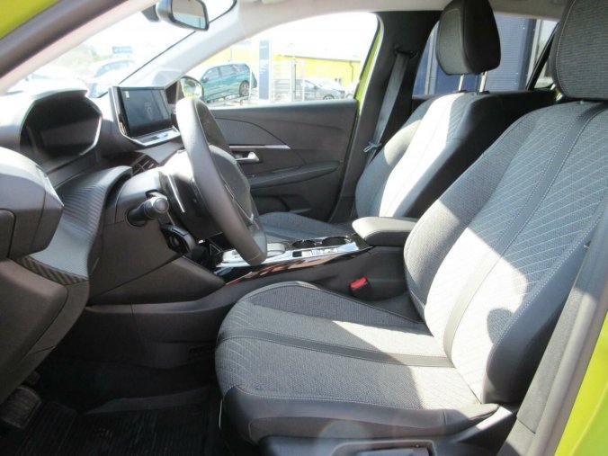 Peugeot 208, Peugeot 208 ALLURE Hybrid 100 e-DCS6, barva žlutá