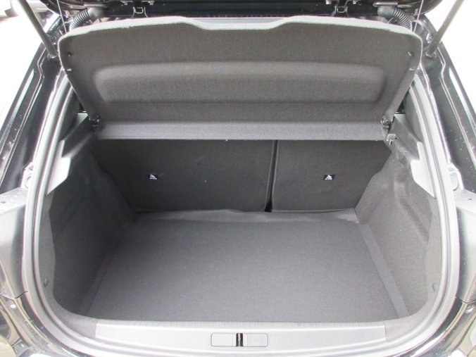 Peugeot 208, Peugeot 208 STYLE Hybrid 110 e-DCS6, barva černá
