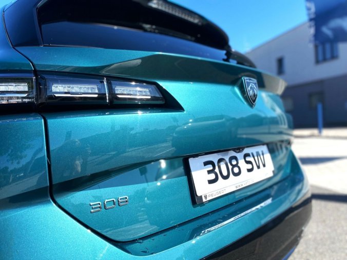 Peugeot 308, Peugeot 308 SW ALLURE 1.5 HDi 130 S&S EAT8, barva modrá