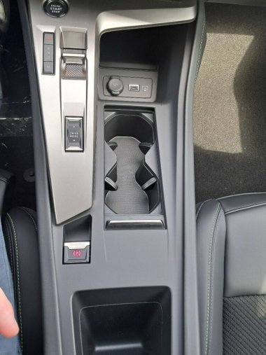 Peugeot 408, Peugeot 408 408 GT Hybrid 145 e-DCS6, barva bílá