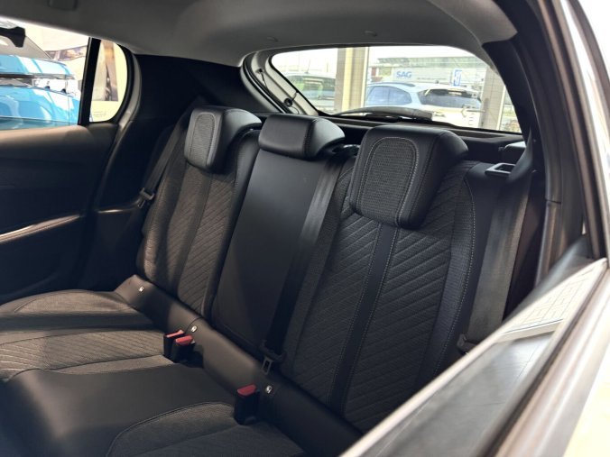 Peugeot 208, Peugeot 208 ACTIVE, 100 koní, Výhřev sedadel, barva šedá