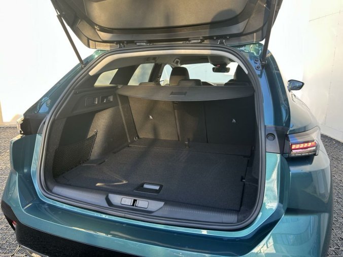 Peugeot 308, Peugeot 308 SW ALLURE BlueHDi 130k EAT8, barva zelená