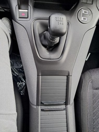 Peugeot Rifter, Peugeot Rifter LONG ALLURE BlueHDi 130 S&, barva zelená