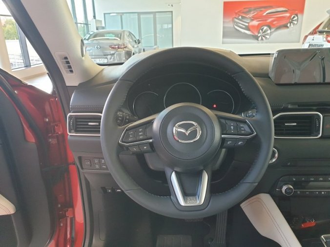Mazda CX-5, 2.5 Skyactiv-G 194k, barva červená